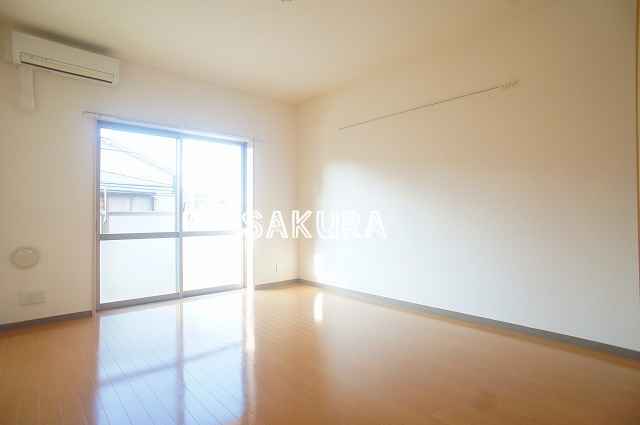 居室・リビング　使いやすい形の為、レイアウトを楽しめます♪