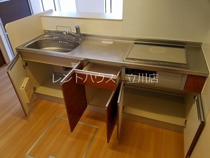 キッチン　同建物同タイプ参考写真