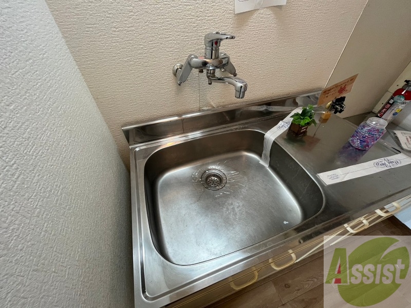 洗面設備　キッチンのシンクはピカピカで掃除意欲が湧いてきそう！