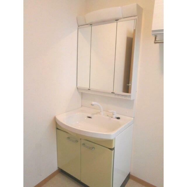 洗面設備　独立洗面台です。