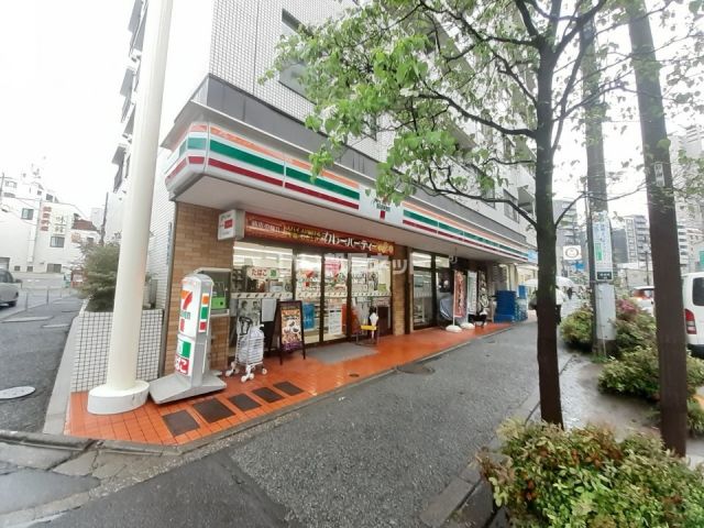コンビニ　セブンイレブン新宿若松町店（コンビニ）まで245m