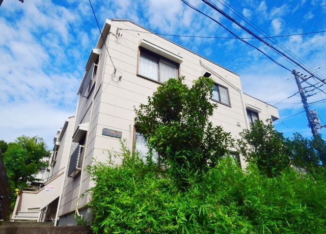 建物外観　★★高台に立地する物件★★