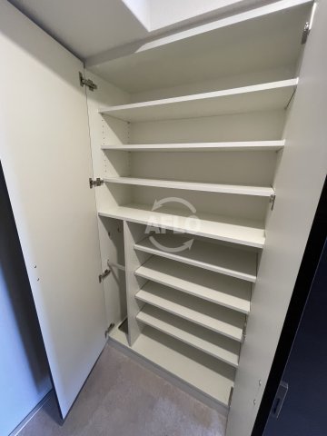 収納　エステムコート大阪WESTII　シューズインクローゼット