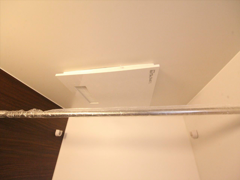 その他設備　浴室暖房乾燥機付き