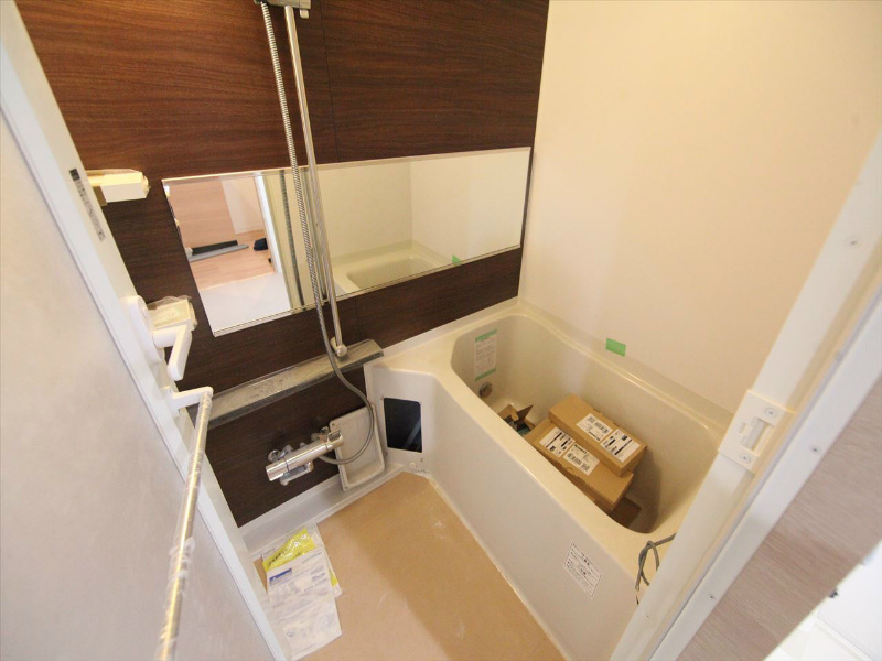 バス・シャワールーム　浴室暖房乾燥機付　追い焚き付お風呂