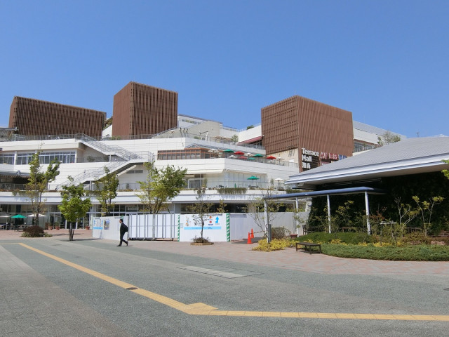 ショッピングセンター　テラスモール湘南（ショッピングセンター）まで850m