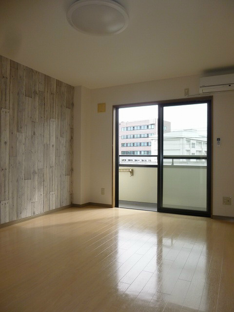 居室・リビング　※写真は208号室のお部屋です。