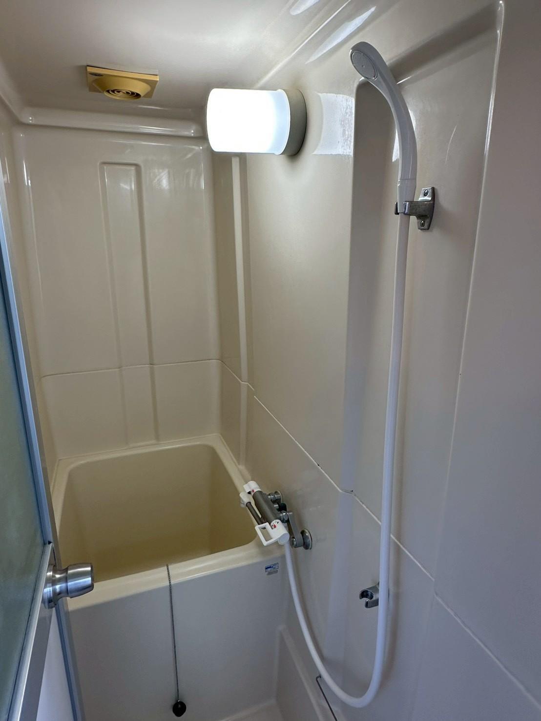 バス・シャワールーム　バス