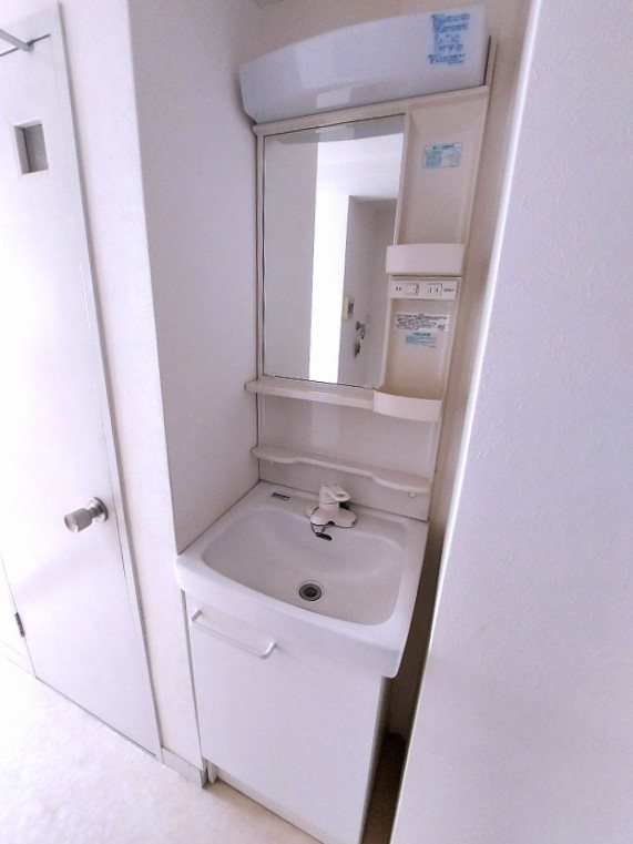 洗面設備　洗面脱衣室　洗面化粧台　Ｒ３年２月に交換済み