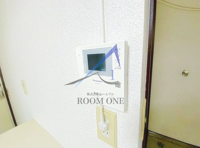 セキュリティ　モニター付きインターホンです。