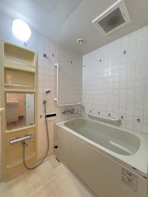 バス・シャワールーム　※クリーニング前の写真です