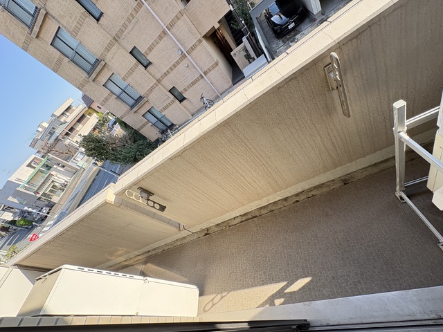 バルコニー　※クリーニング前の写真です