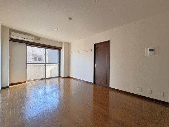 居室・リビング　※クリーニング前の写真です