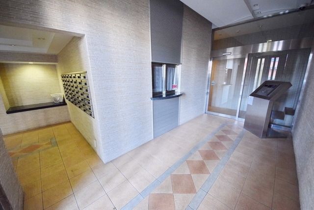 エントランス　★オートロック付のエントランスです★