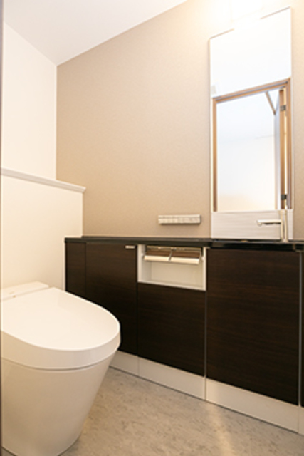 トイレ　※写真は同タイプ住戸です。