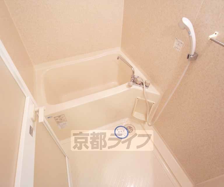 バス・シャワールーム　セパレートのお風呂です。ゆっくりどうぞ。