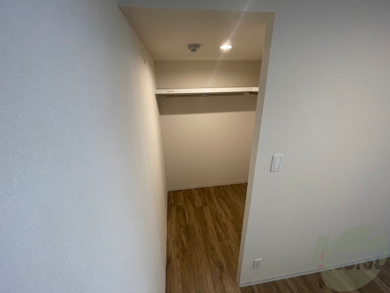 収納　クローゼットは奥行きもあり、荷物が多い方でも安心です。