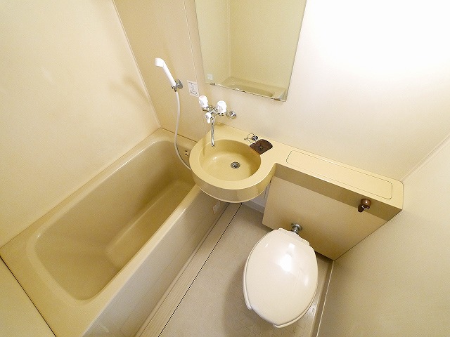 トイレ　清潔感のあるトイレです