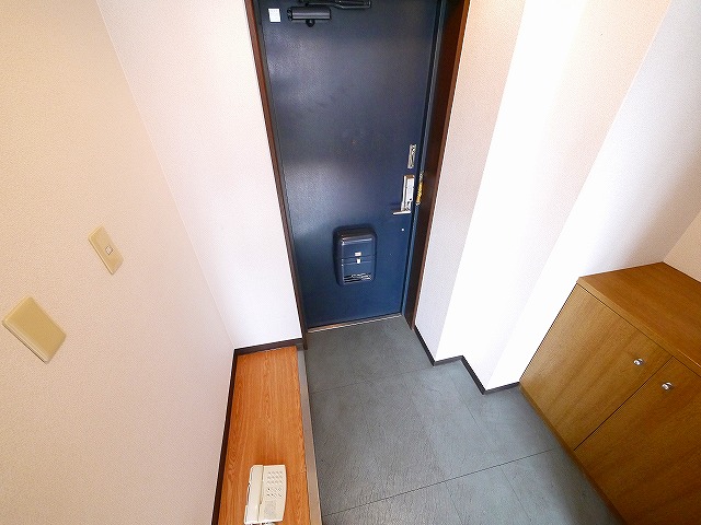 玄関　落ち着いた玄関です