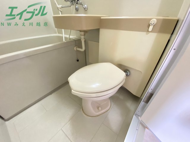 トイレ　同物件別部屋の写真です