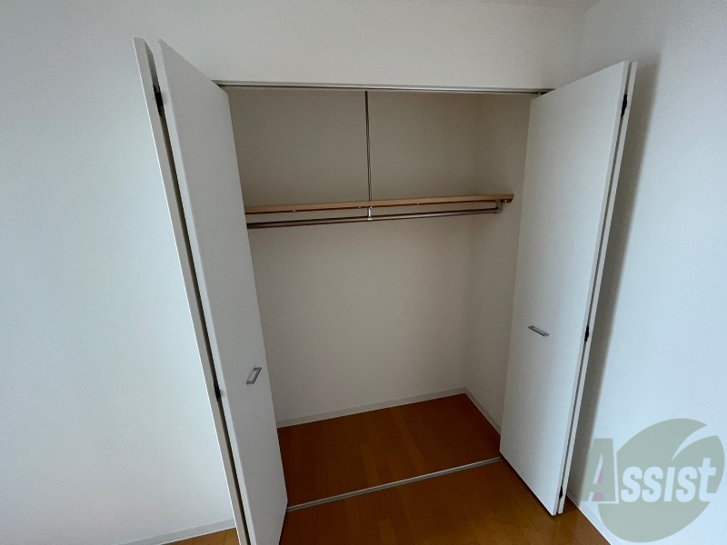 収納　寝室の収納です。部屋がすっきり片付きます。