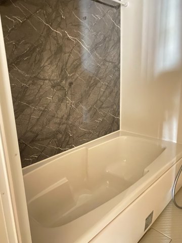 バス・シャワールーム　追い焚き機能付き浴室