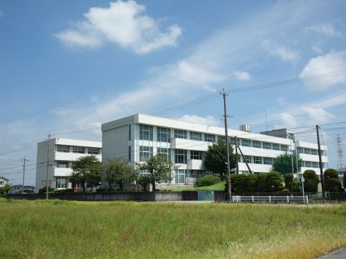中学校　津島市立暁中学校（中学校）まで535m
