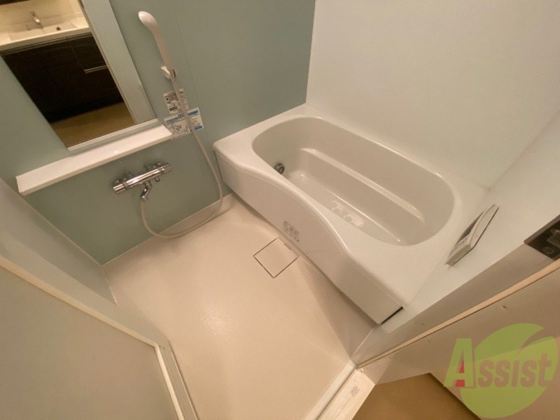 バス・シャワールーム　お風呂になります。一日の疲れを癒してくださいね。