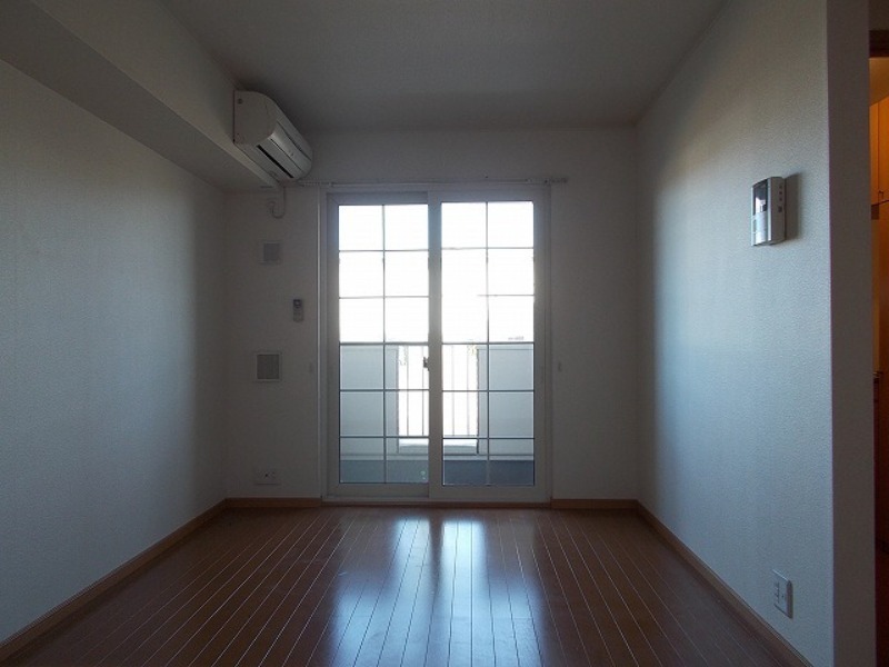 居室・リビング　図面と現状に相違がある場合には現状を優先