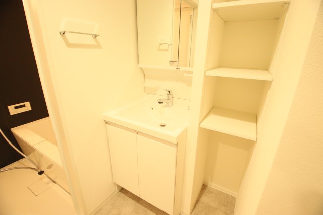 洗面設備　※他の号室の参考写真です※