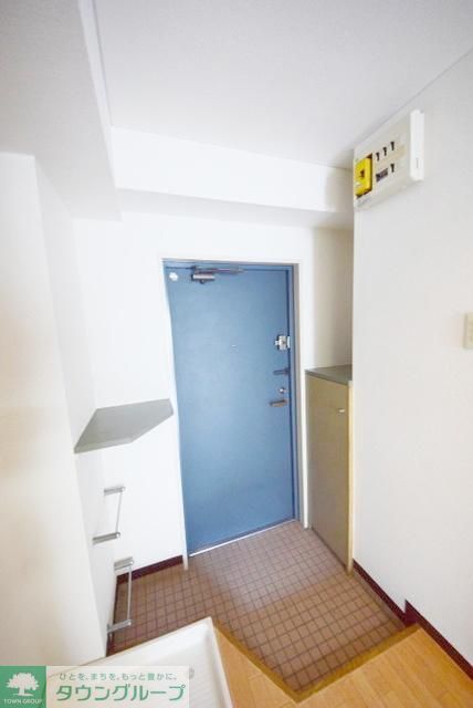 玄関　下駄箱あります