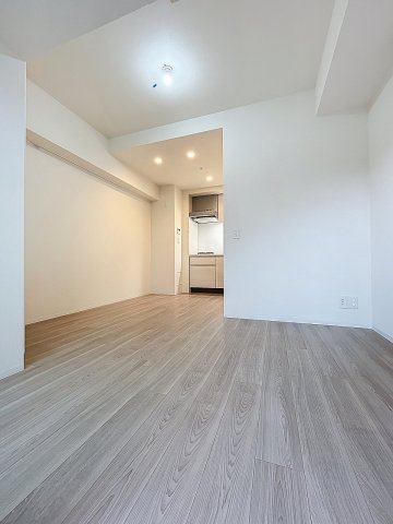 居室・リビング　☆明るい洋室☆