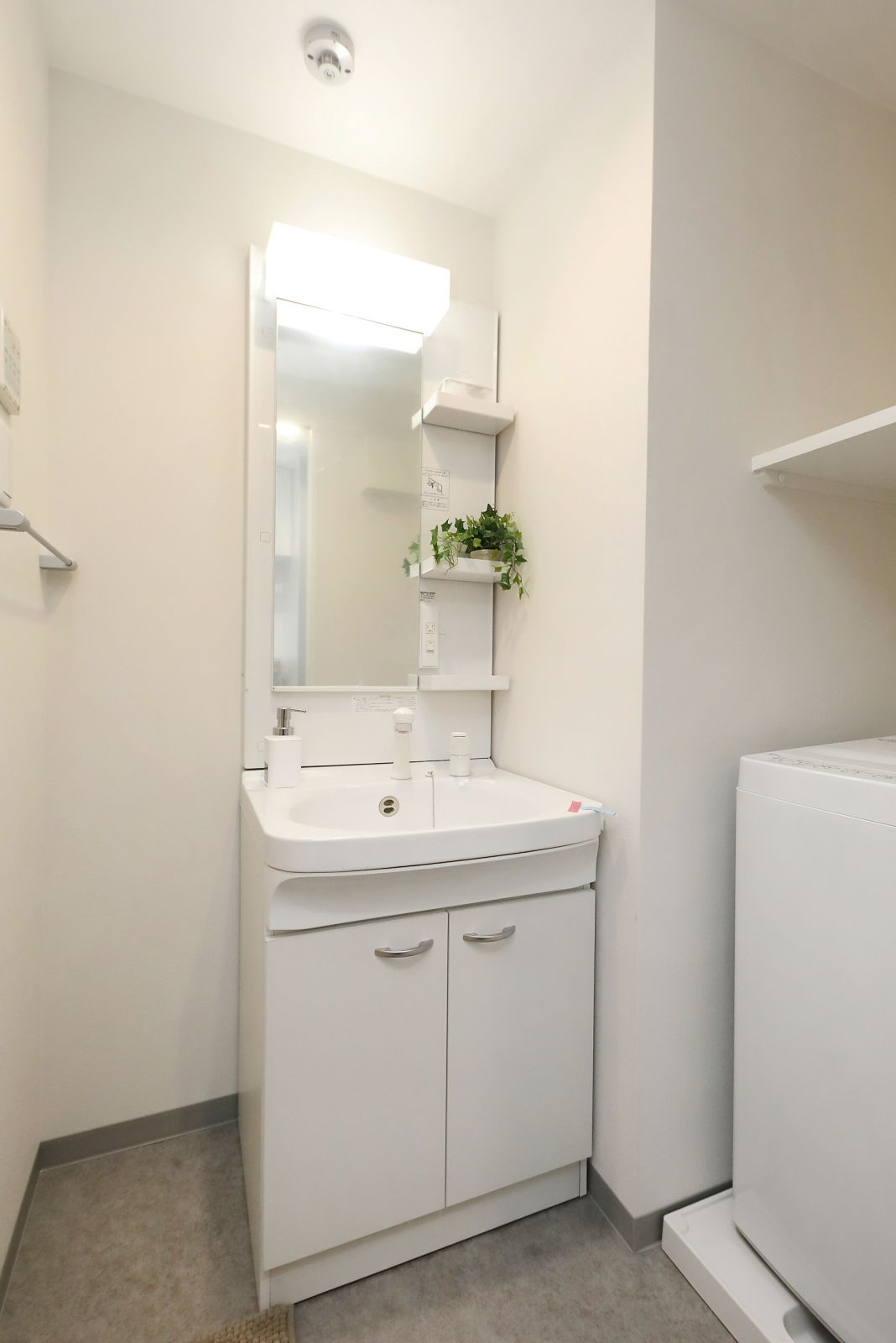 洗面設備　洗面独立化粧台