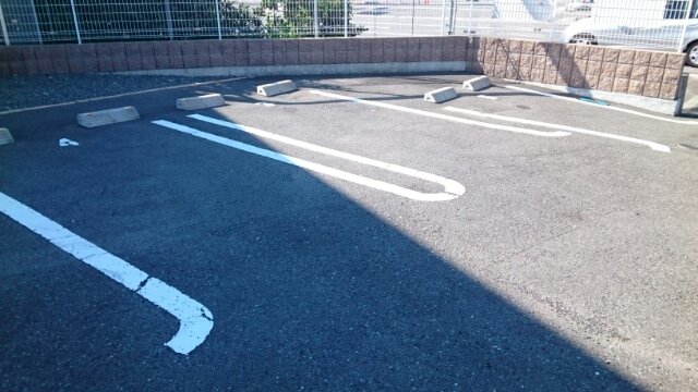 駐車場　車をお持ちの方に嬉しい駐車場付きの物件です