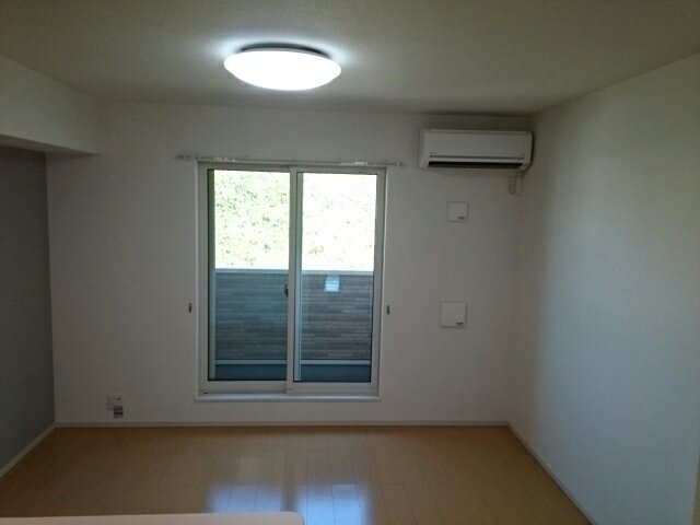 居室・リビング　ゆったり過ごせる居間です