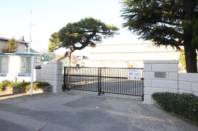 小学校　千葉市立稲毛小学校（小学校）まで1154m