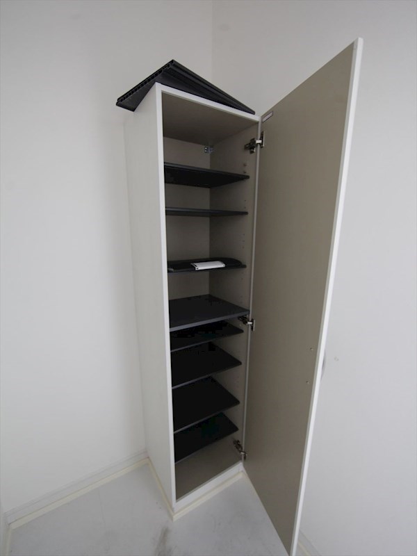 玄関　玄関　シューズボックス付（収納充実してます）