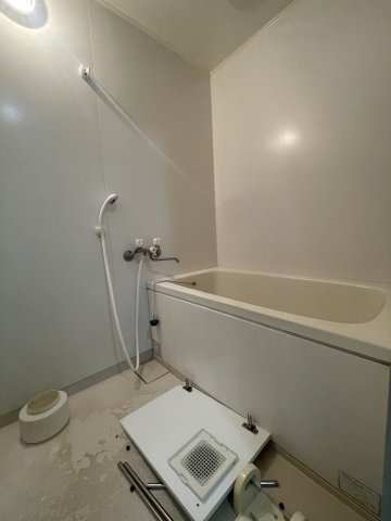 バス・シャワールーム　エスペラールトーエイ　浴室