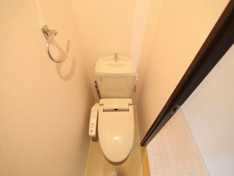 トイレ　温水洗浄暖房便座付トイレ