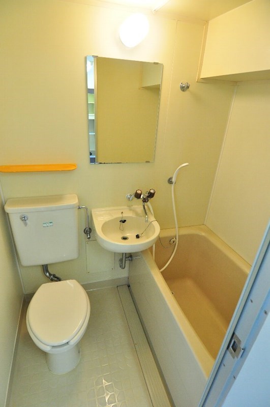 バス・シャワールーム　※他号室写真