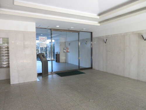 その他共有部分　エントランス入口※前回募集時の写真２０２３年１月撮影