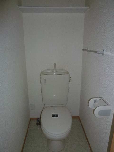 トイレ　＊同型タイプ室内写真です。