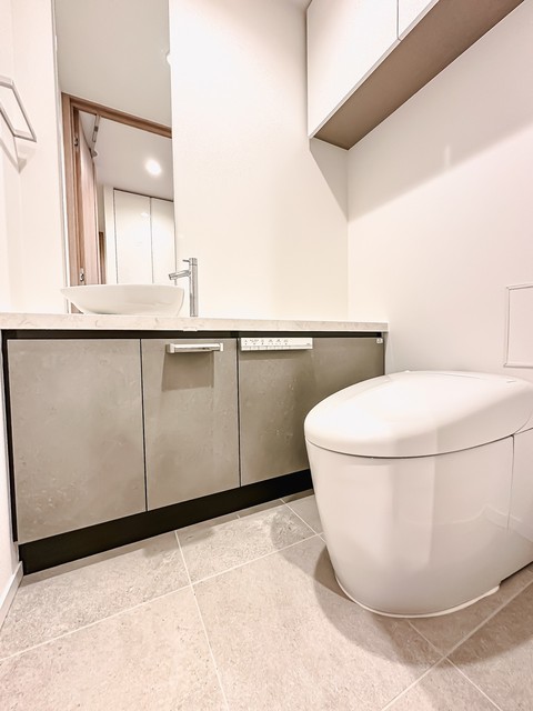 トイレ　※写真は同タイプ住戸です。