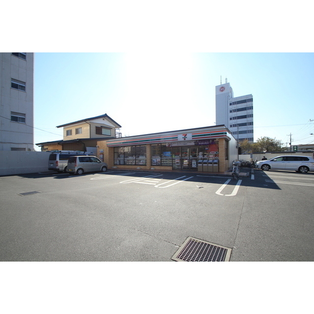 コンビニ　セブンイレブン土浦市民会館前店（コンビニ）まで338m