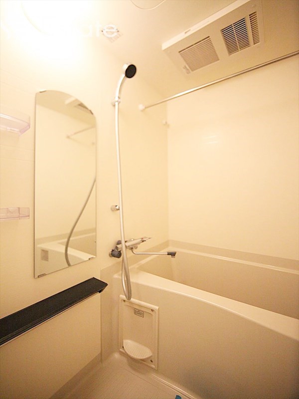 バス・シャワールーム　バスルーム