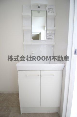 洗面設備　独立洗面台で身支度をすべて済ませてしまいましょう