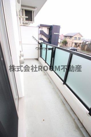 バルコニー　陽当たり良好なバルコニーです