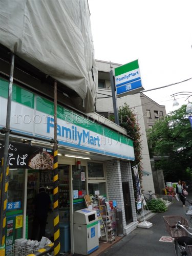コンビニ　ファミリーマート　上北沢駅前南口店（コンビニ）まで178m