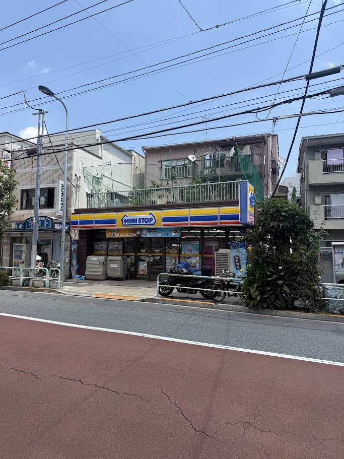 コンビニ　ミニストップ東十条店（コンビニ）まで217m
