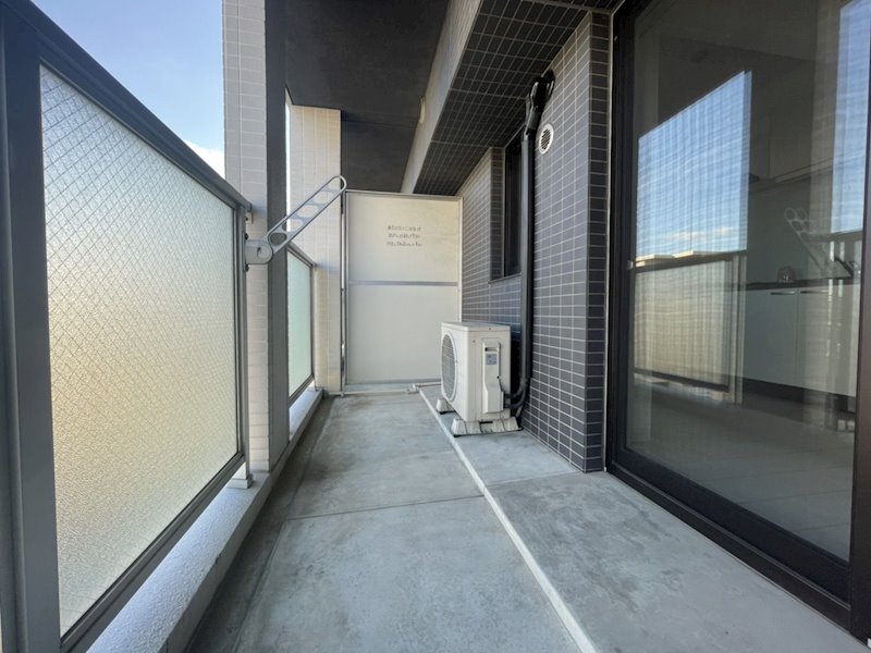 バルコニー　※別号室の参考写真になります。